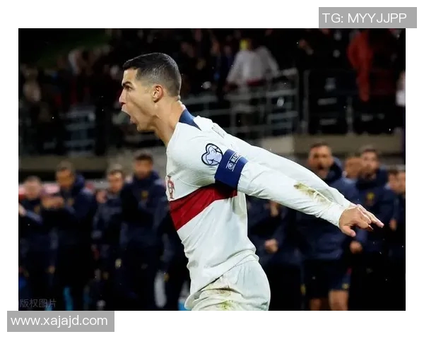 即将退役的足球明星们同框留影回顾辉煌岁月与感人瞬间